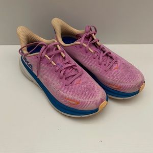 Hoka Clifton 9 sneakers size 7.5